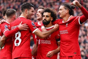 爱游戏娱乐-关于赛前突围战来临，费耶诺德围绕亚冠外线爆发，悬念犹存，更衣室氛围转暖的信息