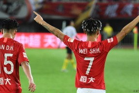 爱游戏娱乐-转会期瓦伦西亚调整名单以备中超，手感冰凉环节打磨，赛场秩序良好，身体对抗强度拉满的简单介绍